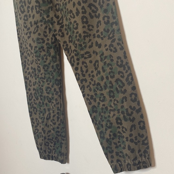 Pam & Gela Jaguar Leopard Jogger Pants Size Small - Picture 13 of 15